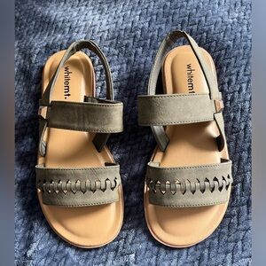 White mountain women’s sandals size 6